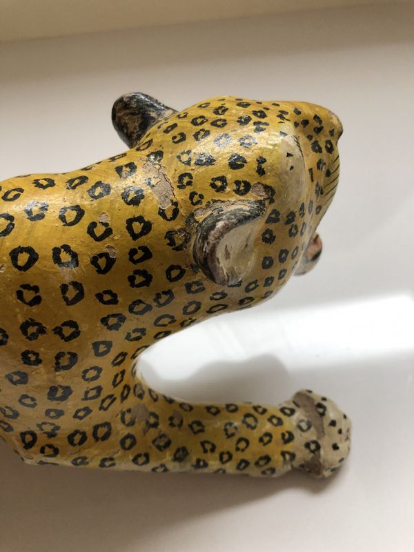 Indisk antikk leopard i papirmasje 