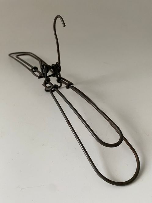 Hovedbilde Fantearbeid justerbar kleshenger  