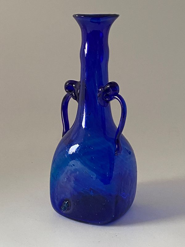 Koboltblå kunstglass i romersk stil 