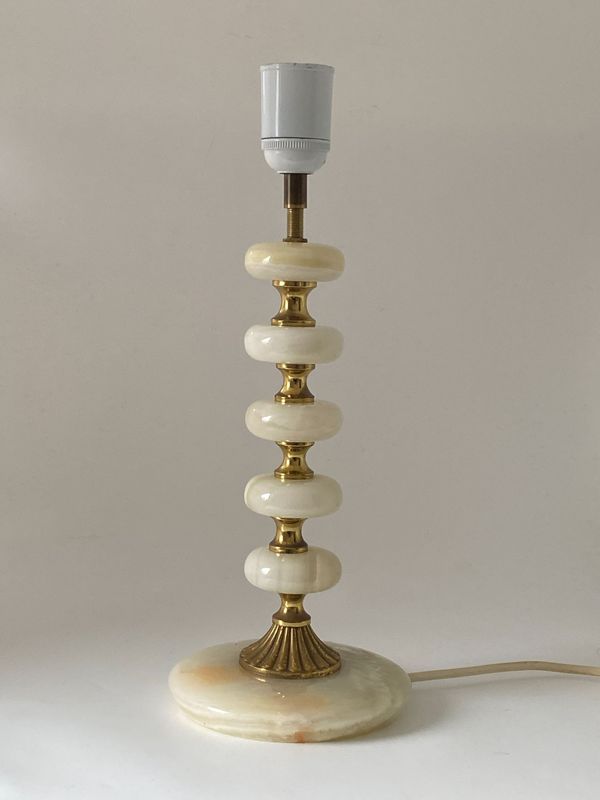 Stilig lampe i onyx og messing 